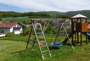 Ferienwohnung Bierl – Ferienwohnung mit Terrasse und Bergblick auf den Hohen Bogen