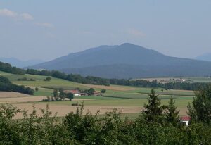 Ferienwohnung Bierl – Ferienwohnung mit Terrasse und Bergblick auf den Hohen Bogen