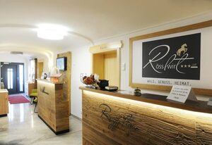 Wander & Aktivhotel Rösslwirt – WALD. GENUSS. HEIMAT – Ferienwohnung mit zwei getrennten Schlafzimmern
