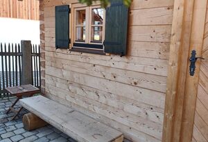 Blockhütte bei den Hühnchen – Blockhütte mit Terrasse