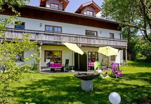 Ferienwohnungen "Haus Rachel" – Ferienwohnung 3 mit Balkon und 2 Schlafzimmern