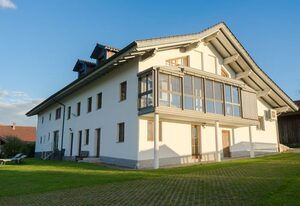 Landurlaub Eichinger – Ferienwohnung Schwalbennest mit Balkon und großer Terrasse