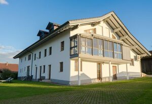 Landurlaub Eichinger – Ferienwohnung Schwalbennest mit Balkon und großer Terrasse