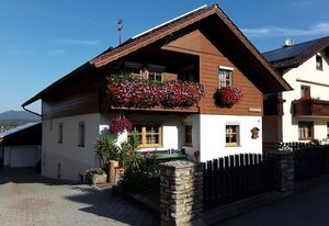 Ferienwohnungen Meindl – Ferienwohnung Gartenblick 65 qm