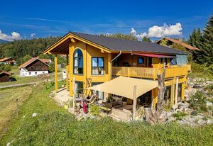 Blockhaus am Baumwipfelpfad – kleine Ferienwohnung - Spechthöhle