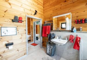 Blockhaus am Baumwipfelpfad – kleine Ferienwohnung - Spechthöhle