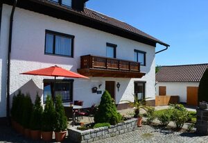 Haus "Marie" – Ferienwohnung mit großem Garten und Terrasse