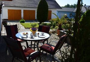 Haus "Marie" – Ferienwohnung mit großem Garten und Terrasse