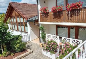 Bayerwald Auszeit – Lichtdurchflutete Ferienwohnung mit Empore