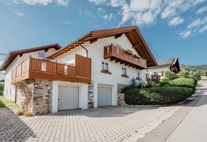 Ferienwohnungen Knaus – Ferienwohnung mit Balkon