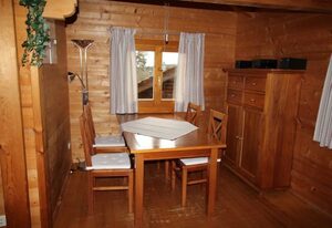 Blockhaus Noffke – Romantische Holzblockhütte 1 Blaumeise  - tierfreundlich