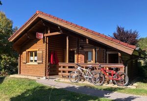 Blockhaus Noffke – Romantische Holzblockhütte 1 Blaumeise  - tierfreundlich
