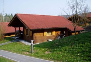 Naturerlebnisdorf Stamsried im Bayerischen Wald. – STA-13 - Ferienblockhaus für 5 Gäste mit Haustier
