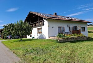 Ferienwohnung Wenzl – Ferienwohnung mit Balkon 115 qm