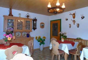 Pension Haus Waldesruh – Ferienwohnung – 76m² mit separatem Eingang