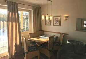 in Zandt mit Garten, Terrasse und Grill