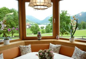 Ferienwohnungen Weitl am See – Ferienwohnung Weitl am See, Erker