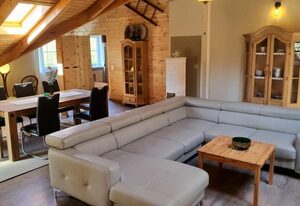 Cafe Altmühl, Ferienwohnungen Gästehaus Krimhilde direkt am Wasser – Ferienwohnung mit Balkon am Wasser