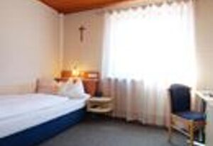 Landhotel Schöll GmbH – Einzelzimmer Kategorie B