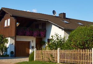 Ferienwohnung Achhammer – Ferienwohnung (100qm) mit Terrasse und Garten