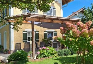 Ferienhaus Mühlfeldner – Ferienhaus 86 qm, 2 Schlafzimmer, Wohnzimmer mit Schlafcouch, Terrasse und Garten