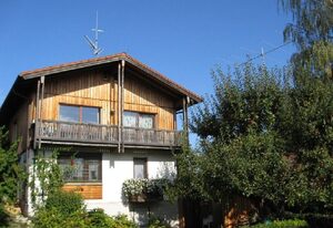 Ferienwohnung am Grüngürtel – Ferienwohnung 76 qm, Souterrain, 1 Schlafzimmer, Wohn-Esszimmer, Küche, WC extra