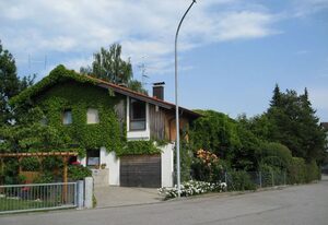 Ferienwohnung am Grüngürtel – Ferienwohnung 76 qm, Souterrain, 1 Schlafzimmer, Wohn-Esszimmer, Küche, WC extra