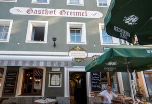 Gasthof Greimel – 16 Ruhiges Doppelzimmer mit Salzachblick, TV, DU/WC, Nichtraucher