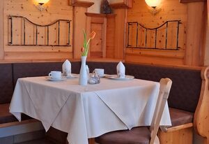 Gästehaus Meisl – Doppelzimmer mit Dusche und WC, Balkon