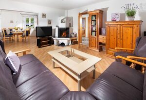 Siglbauernhof – Fewo 4 Salzburg 40 qm bis 3 Pers., Wohnschlafraum mit Doppelbett, Balkon