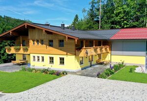 Ferienwohnungen Josef Koll – Ferienwohnung Untersberg 60 qm mit 1 Schlafzimmer und Balkon