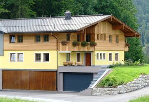 Ferienwohnungen Josef Koll – Ferienwohnung Untersberg 60 qm mit 1 Schlafzimmer und Balkon