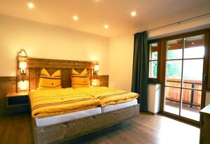 Ferienwohnungen Josef Koll – Ferienwohnung Untersberg 60 qm mit 1 Schlafzimmer und Balkon