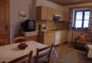 Haus Hillebrand Hans – Ferienwohnung Nr. 1 Kehlstein für 1-3 Pers., 42 m², Schlafzimmer, Wohnküche, Bk