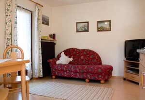 Haus Steinbrecher – Ferienwohnung 75 qm, 1 - 2 Schlafzimmer, Balkon, 3 Sterne, 4 Pers.