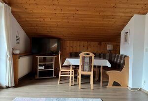 Ferienwohnung Aigner – Ferienwohnung 1-4 Pers., 65 m², 2 SZ, Wohnzimmer, Kochnische, 2x  Dusche/WC, Balkon
