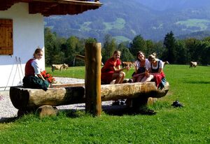 Ferienwohnungen Kressenlehen – FeWo 1 - Watzmannblick, für  1-4 Pers., ca. 55 qm, 1 Schlafzimmer, Wohnschlafraum, Küchenzeile, Du/WC, Balkon