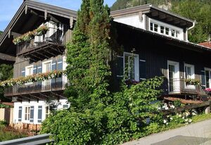Landurlaub Hinterbrandner – Appartment im Dachgeschoss mit Balkon und herrlichem Bergblick