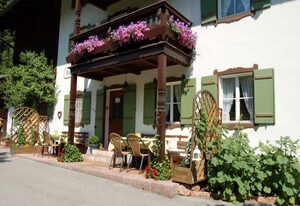 Landhaus Degen – Doppelzimmer Nr. 2 mit Dusche/WC, Balkon, TV, Fön, Radio