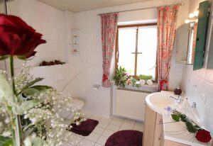 Unterenglhängerhof – Ferienwohnung 2 Untersberg, 40m² OG, 1 Schlafraum, Balkon, TV, 3 Pers.