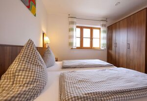 Ferienwohnungen auf dem Paulbauernhof – Ferienwohnung Haunsberg, 55qm, 1 Schlafzimmer, Balkon mit Bergblick