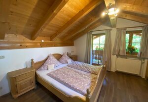 Haus Hager – Ferienwohnung im Dachgeschoss mit Südbalkon
