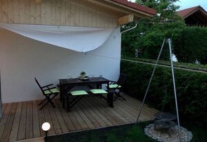 Ferienhaus Surheim – freundliches Ferienhaus- 8 Personen, 130qm, 3 Schlafzimmer, 2 Terrassen, zentral