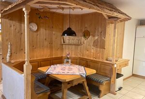 Ferienwohnung Handweberei Huber – Charmante Ferienwohnung Handweberei mit Garten und Liegewiese, Wlan, 130 qm, Parkplatz