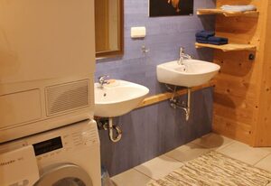 Ferienwohnung Handweberei Huber – Charmante Ferienwohnung Handweberei mit Garten und Liegewiese, Wlan, 130 qm, Parkplatz