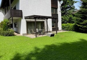 Ferienwohnung Gausburg – große Ferienwohnung für 2 - 3 Personen, 80qm, 2 Schlafzimmer, überdachte Terrasse