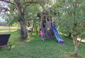 Fuchsbauernhof – Ferienwohnung Teisenberg 33 qm, 2 Schlafzimmern, Wohnküche, Balkon