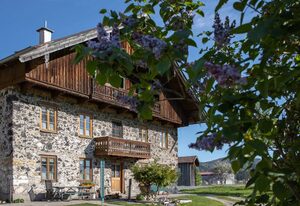 Ferienwohnung Nagerlhof – Ferienwohnung Untersberg 84 qm im OG ,2 Schlafzimmer, Wohnküche, Balkon