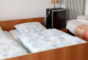 Haus Schmölz – Dreibettzimmer mit Balkon Nr. 1