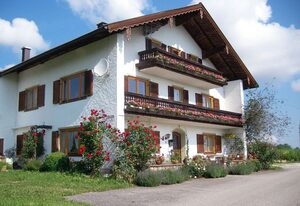 Haus Wegscheider – Ferienwohnung 70 QM, 2-5 Personen, 2 Schlafzimmer, Wohnküche, Bad/WC, Balkon